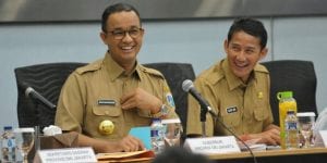 Latihan Nyinyir Anies dan Sandi