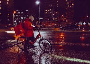 Jasa Kurir Untuk Pesan Antar Makanan