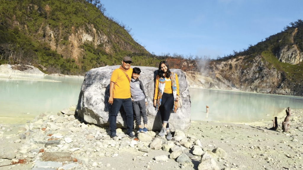 Kawah Putih Yang Indah road trip Bandung Dari Surabaya