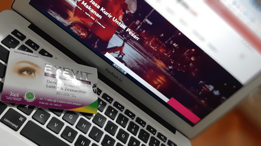 Menjaga Kesehatan Mata dengan Eyevit