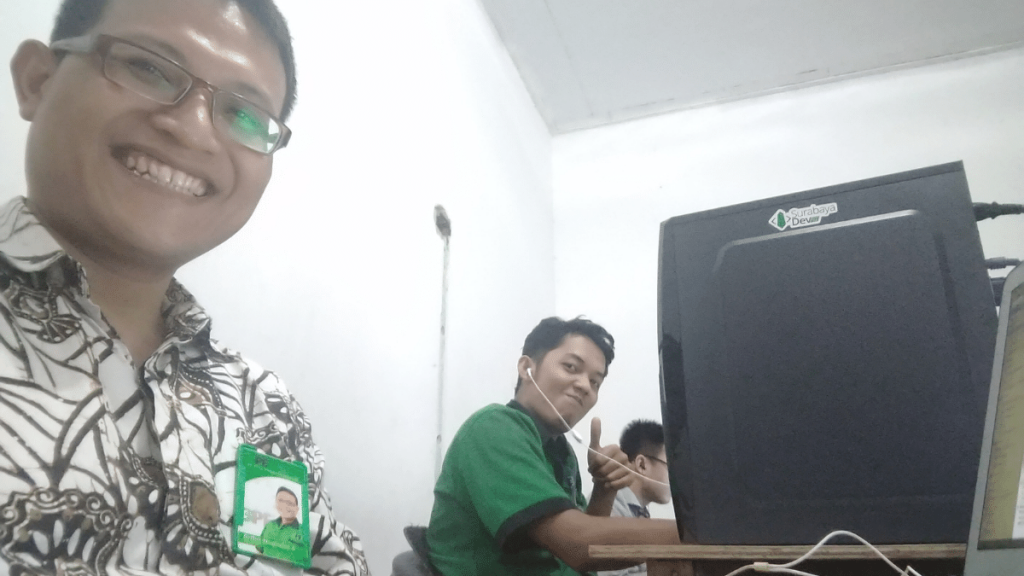Menjaga Kesehatan Mata di aktifitas kantor