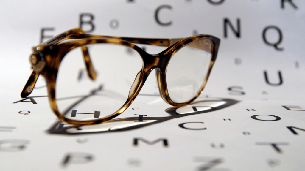 kacamata di SATURDAYS