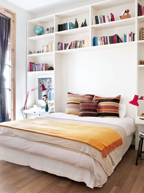 menyimpan koleksi buku