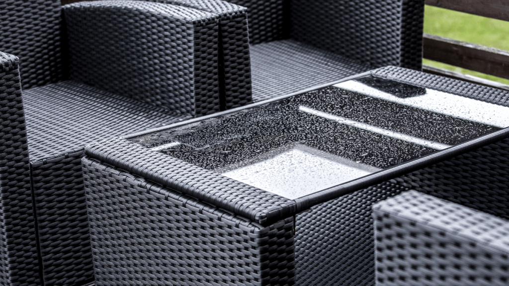 Memilih Kursi Plastik Rotan