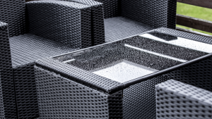 Memilih Kursi Plastik Rotan