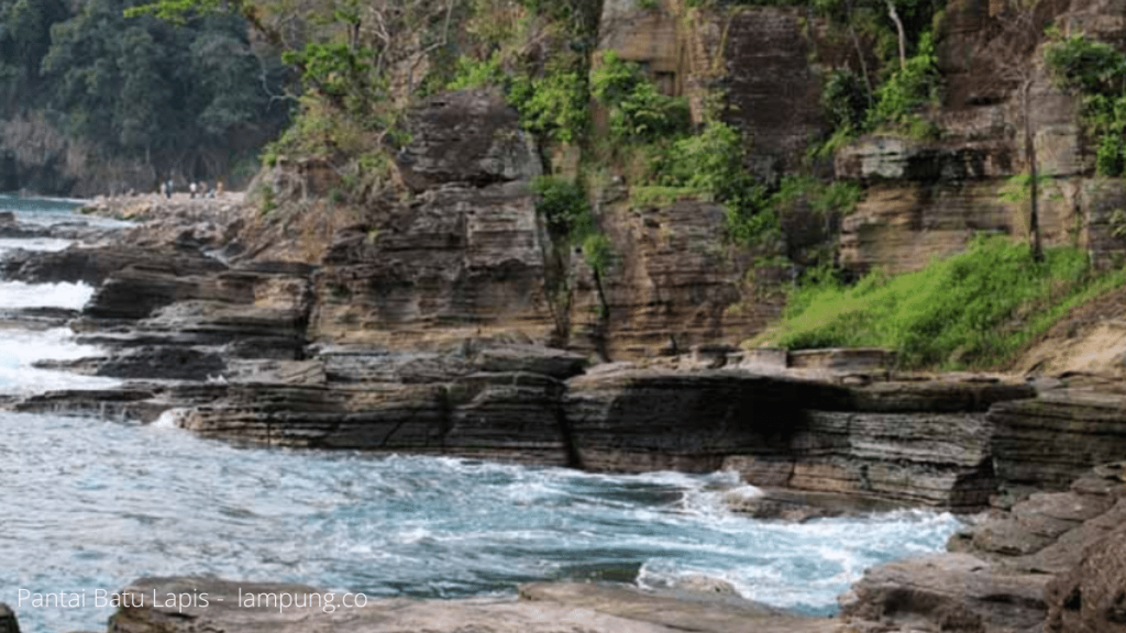 Pantai Batu Lapis