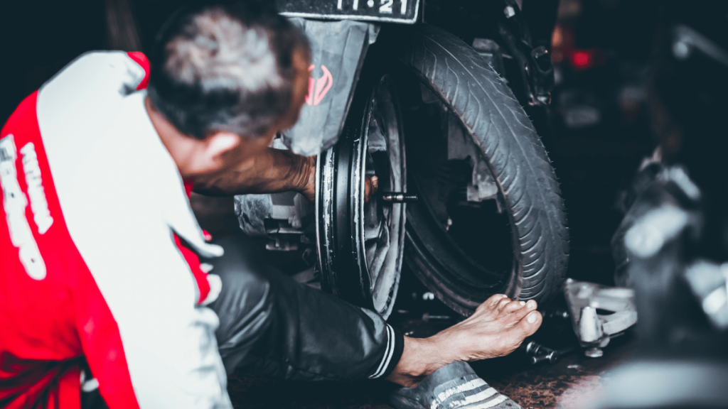 Penyebab Ban Motor Aus