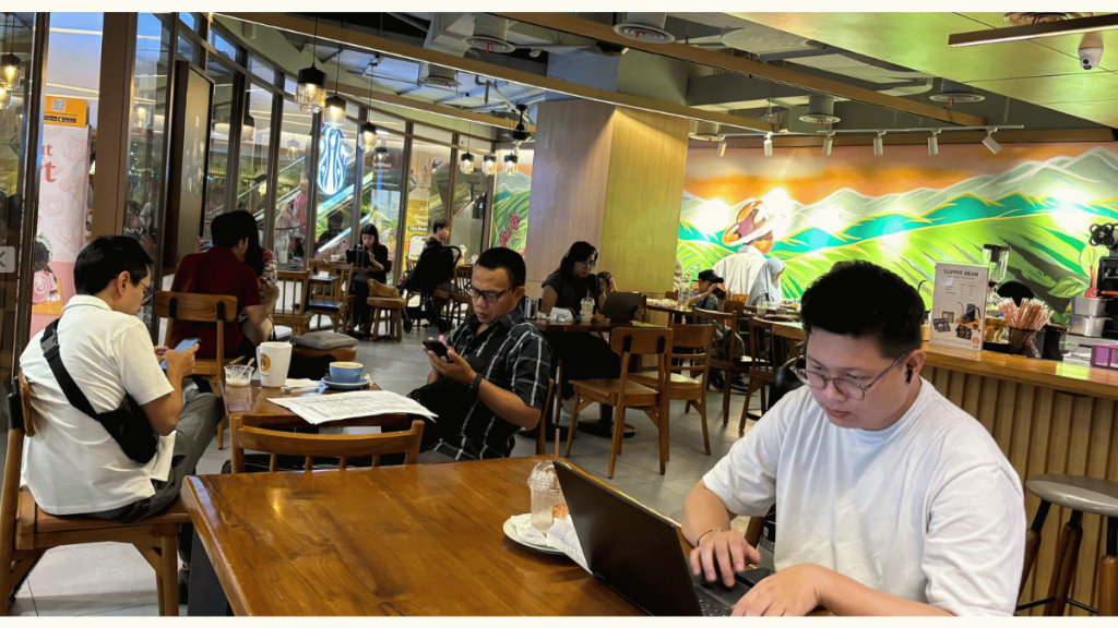 Suasana yang hidup di JCO